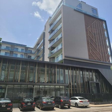 Rt Properties @ The Lennox Airport Residential Accra Exterior photo